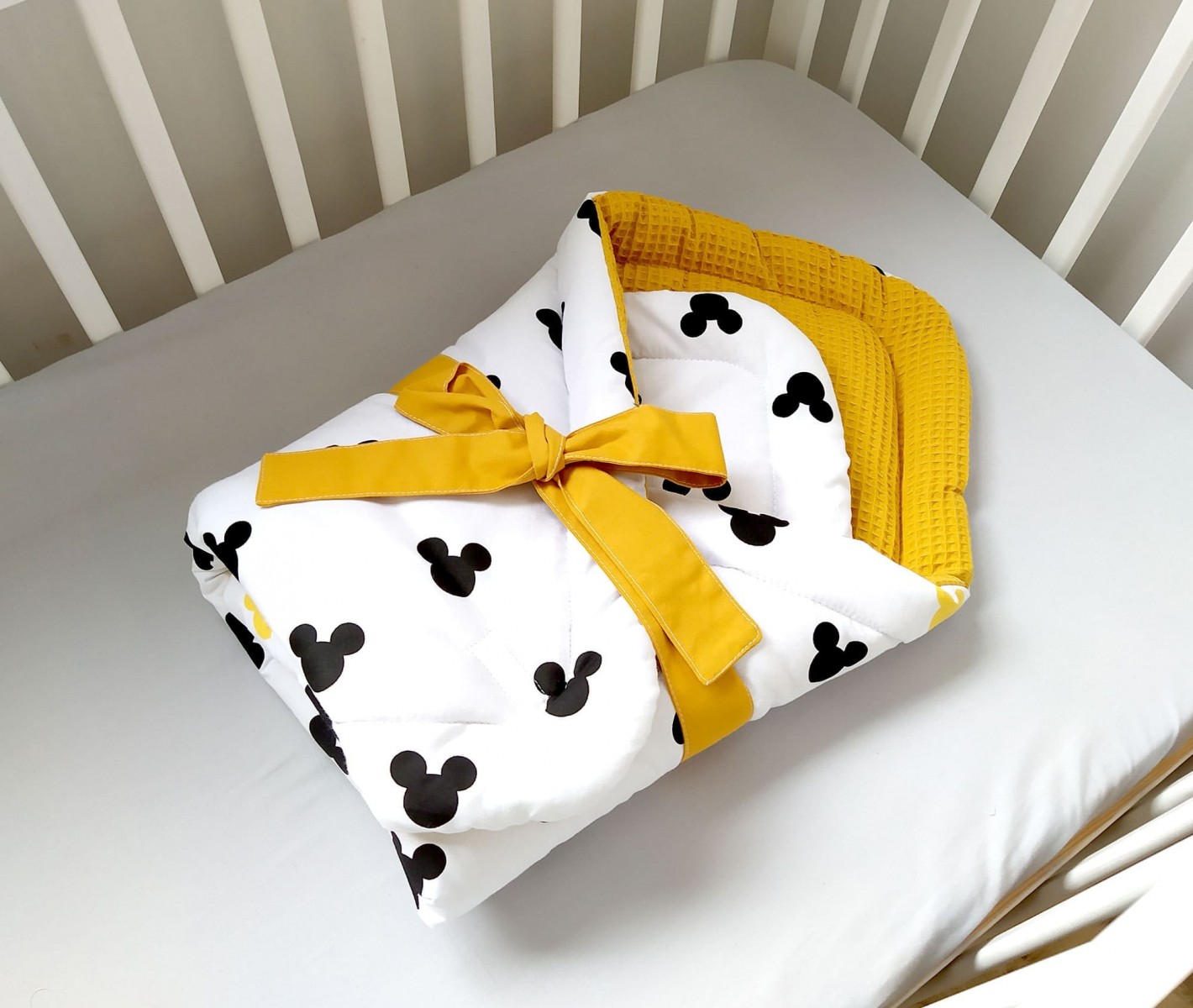 8-elementowa pościel do łóżeczka Waffle Myszka Miki