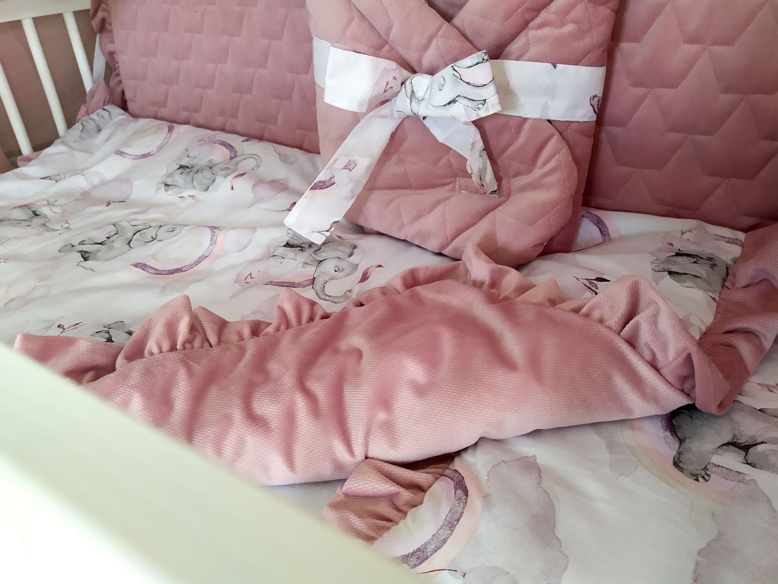 16-elementowa pościel do łóżeczka Velvet Różowe Słoniki